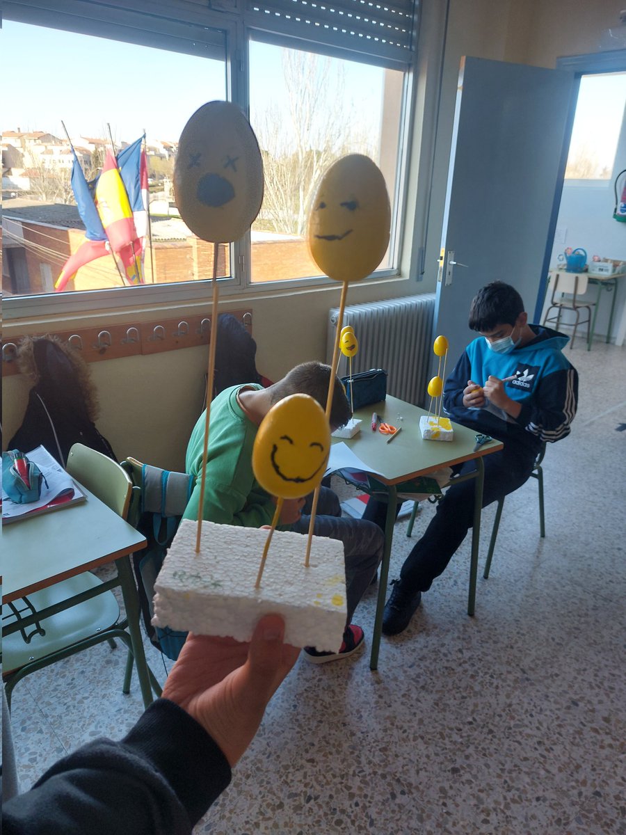 ceip_x's tweet photo. Emoticons' Easter eggs !!!!
@felicesvacaciones https://t.co/b0tKv5FX0d
