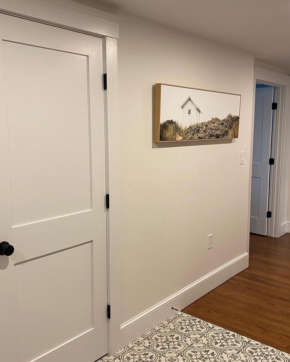 builtbybrosco's tweet photo. What a beautiful entryway! Outstanding job, #monicamackenziedesignbuild - always proud to be a part of your projects!

🚪’s #builtbybrosco

#mudroom #remodeling #design #custombuilt #custombuilthomes #constructionproject #designbuild #finishcarpentry #broscodoors #hinghamma https://t.co/xEy6MPtAWs