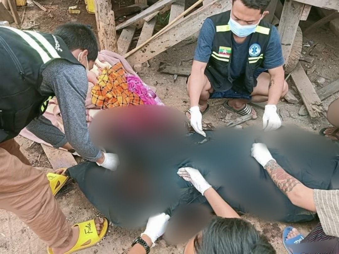 TheChindwin's tweet photo. #Myanmar #junta’s shelling against Padar Nge village in #Kayah State has killed two #civilians and badly injured four civilians, who have been rushed to the #Loikaw hospital this afternoon. 

Photo/Karenni People’s Page https://t.co/obY9xuSG68