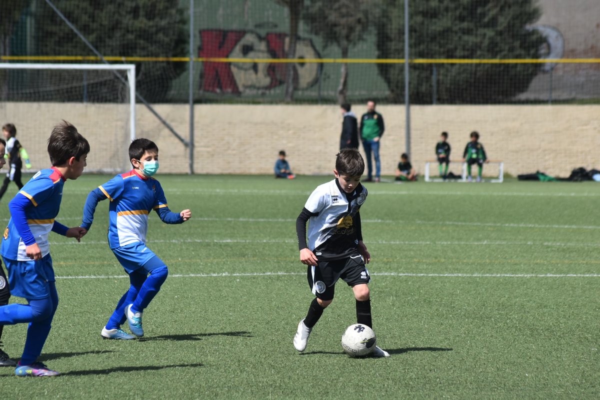📸 IMÁGENES | El Benjamín B realizó un gran partido ante el <a href="/CDDoninos/">C.D Doñinos</a> que acabó en empate a 6. 

⚽⚽ Guillermo Domínguez 
⚽⚽ Fabio Gómez
⚽ De la Nava 
⚽ Rubiales

¡No te pierdas las mejores fotografías del choque! 

#ConstruyendoUSCF 🏗️