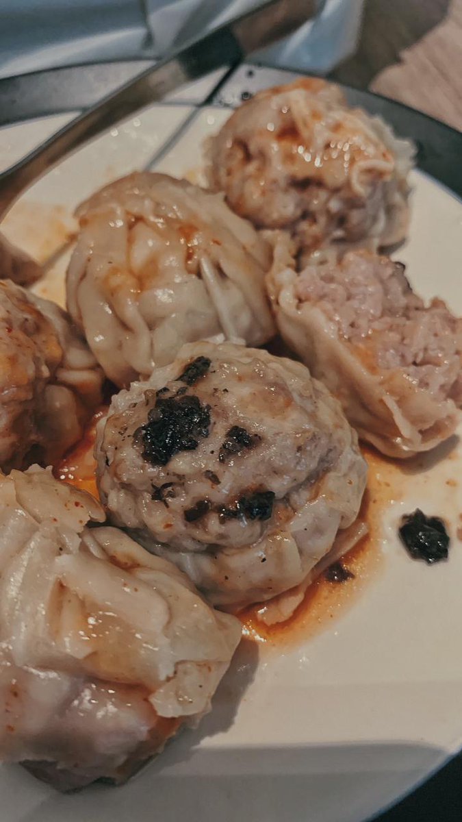 nescafucci's tweet photo. buka puasa pake dimjum ENAK BANGAAATTTT😫🥹🤩🤤 @dim_jum https://t.co/DgZ4ly7bZO