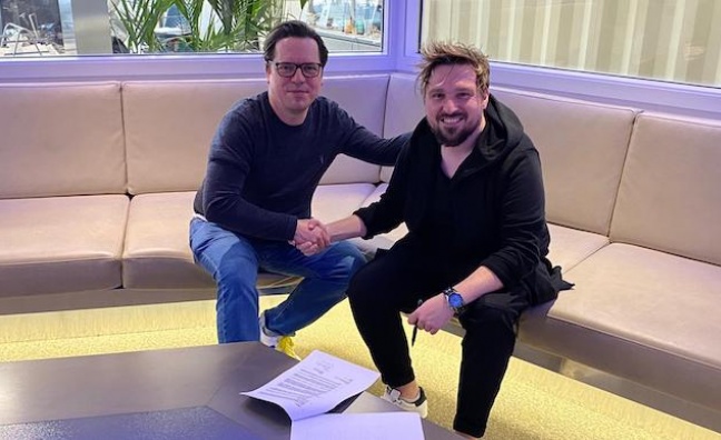 Rob Wheeler signs global songwriting agreement with Bucks Music Group musicweek.com/publishing/rea…