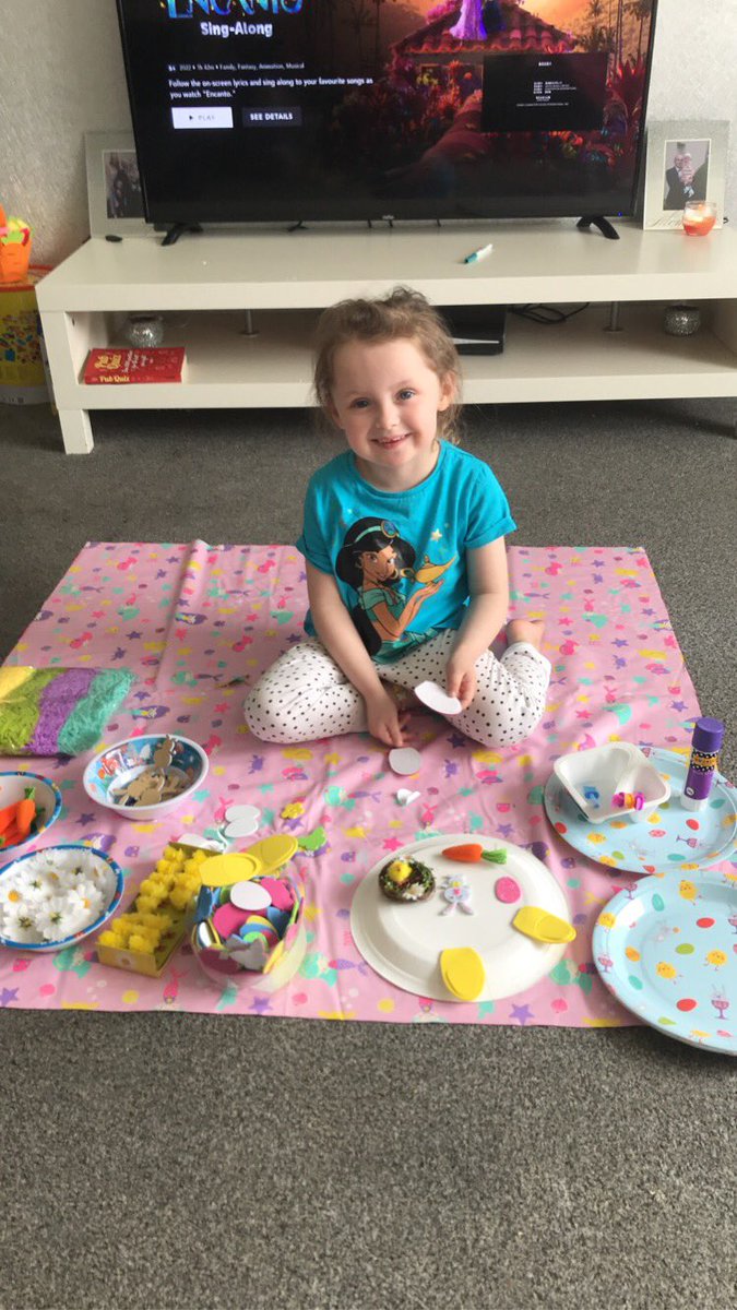 ChereenMcdade's tweet photo. @GibshillCC lily enjoying some Easter crafts this morning 😊🐣 https://t.co/ssrxoPSBeG