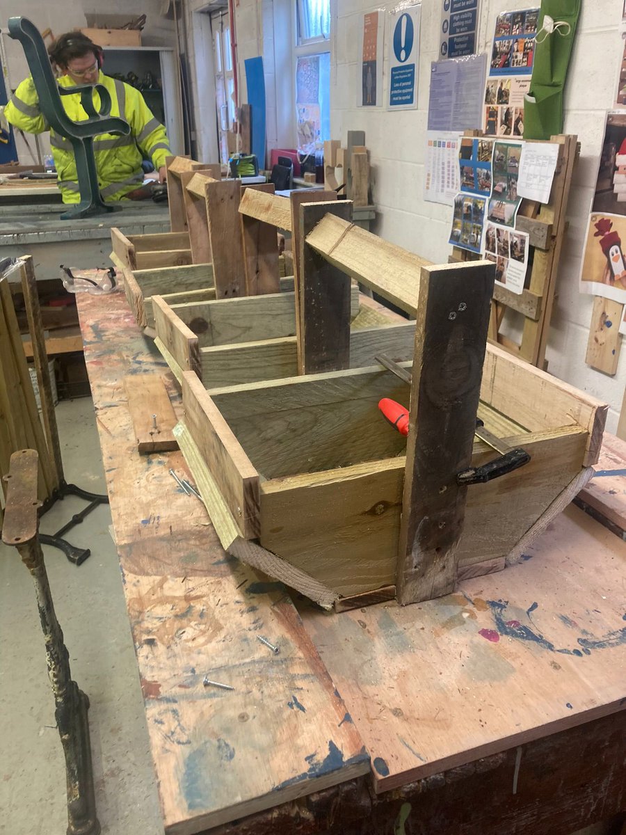 Works4Uorg's tweet photo. 👷♀️ Brand new products for sale 👷
New planter baskets are now being made by our learners! Selling for £20 with flowers and £14 without!
#sale #flowers #flowerplants #planters #supportlocal #localbusiness #local #stalybridge #ridgehill #works4u #collegelife https://t.co/M2hgnjzysE