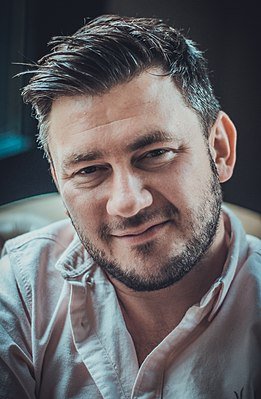 SergeyRHCHP's tweet photo. "Пилили, воровали 20 лет. Потом заскучали и начали упиваться шовинистическими имперскими мифами, чтобы заглушить чувство собственной случайности у власти"

© Д. Глуховский 👏👏 https://t.co/gwiDBf1NJj