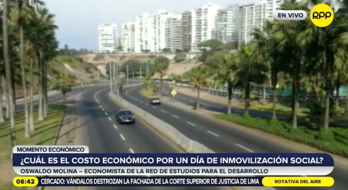 RPPNoticias's tweet image. 🔴 #MomentoEconómico: ¿Cuál es el costo económico por un día de inmovilización? Con Oswaldo Molina, economista de la Red de Estudios para el Desarrollo.

📻►89.7 FM / 730 AM
📺►Movistar 10 - 710 HD
📲 ►rpp.pe/audio/en-vivo