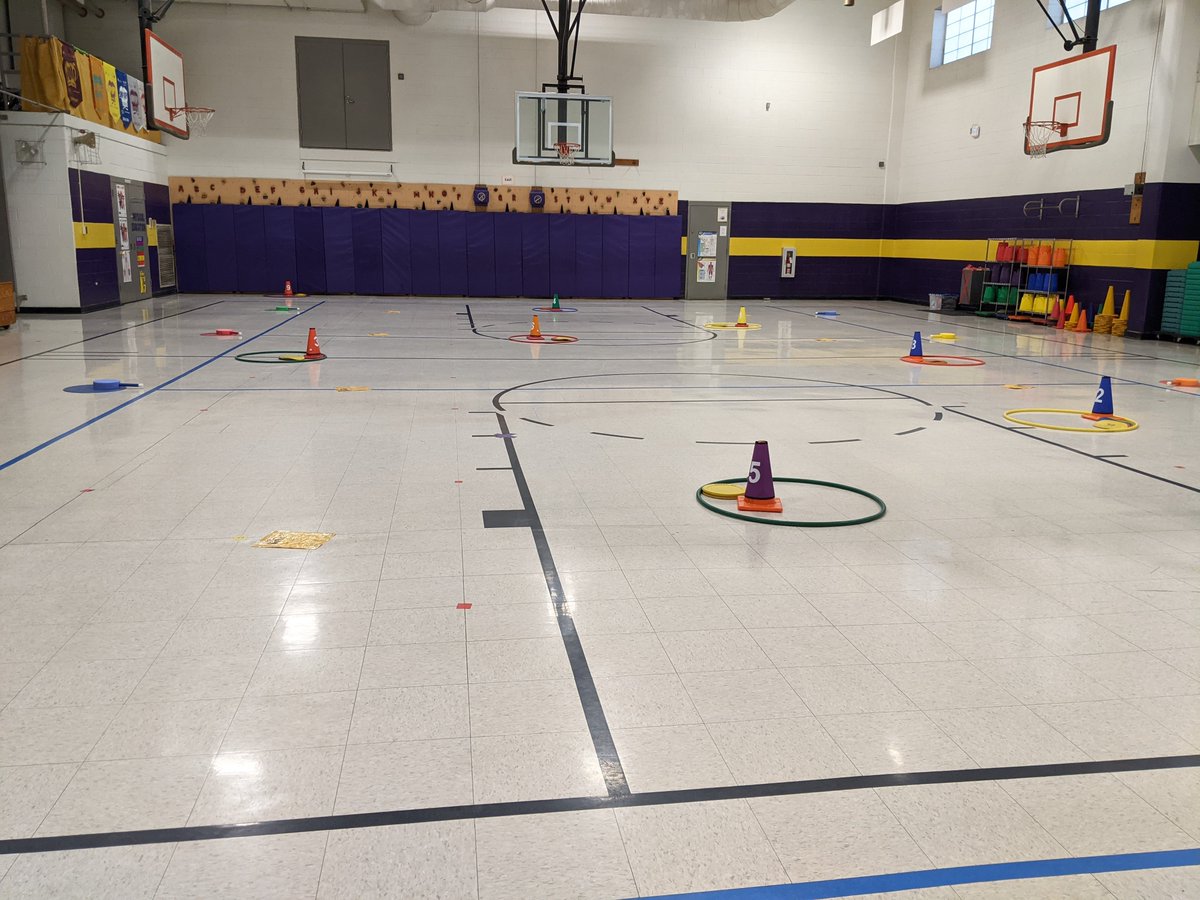AndrewsPhysEd's tweet photo. It's another great day for 9 holes of "Caterpillar Golf!" Using lollipop paddles &amp; gator skin balls, students work in small cooperative teams to complete holes on the golf course. Successful completion of 1 hole on golf course = 1 poly spot earned for caterpillar's body! #elempe https://t.co/Nsrpird8va