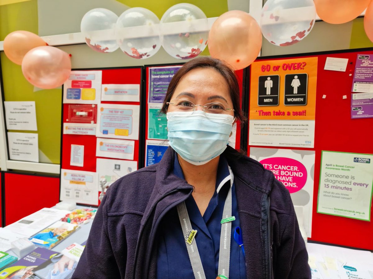 KingsCollegeNHS's tweet photo. Today, our teams are raising awareness of #BowelCancer to patients &amp; visitors at King's College Hospital.

💬 "This is a rewarding job as we make a difference to all to our patients."-Zoraida Castillo, lead specialist screening practitioner in #BowelCancerScreening team at King's https://t.co/LhnMDSQdDa