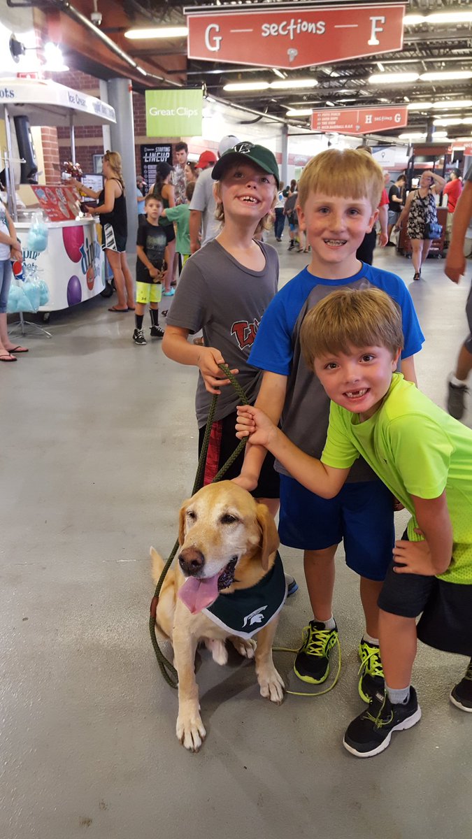 spartykids's tweet photo. So excited for the CrossTown ShowDown Tonight @LansingLugnuts !
Baseball is back & we get the chance to see #ZeketheWonderDog again! @MSUZeke
@MSUBaseball #GoNuts #GoZeke #GoGreen https://t.co/jyyphHuCol