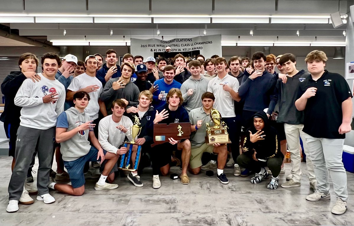 Darien Blue Wave Football tweet media