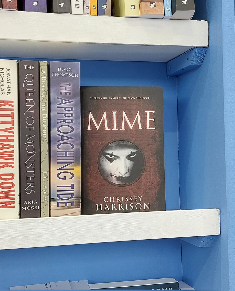 Stopped by the @matadorbooks stand at @LondonBookFair to say hi to my book on the shelf 😊
#LBF2022 #LBF22