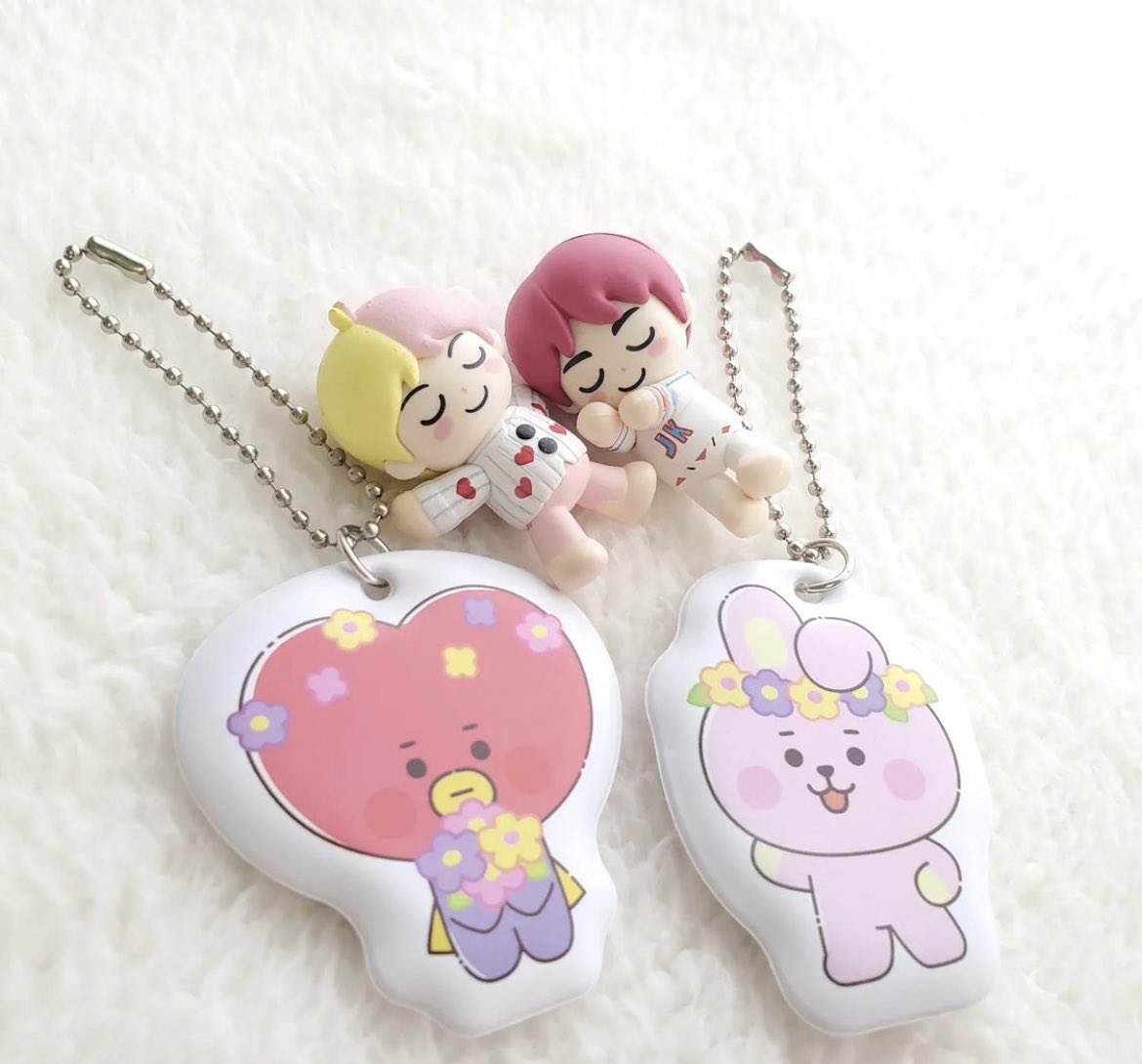 ina________y's tweet image. 일본의 army입니다🐰
친해지면 선물교환등 하고싶어요🎁꒰ঌ໒꒱
일본에도 귀여운 물품이 있어서 보내고 싶어요🥹🫶
#아미트친소 #army #일본army