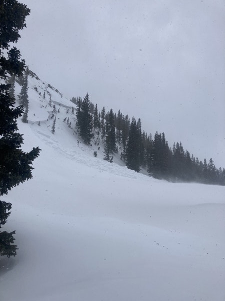 COAvalancheInfo's tweet photo. #CAICFrontRange CON(3of5) The most dangerous slopes face northeast through east at upper elevations where recently drifted snow can avalanche and break deeper into an older weak layer. Avoid travel on or near slopes steeper than about 30 degrees. https://t.co/mHFwzEYUYZ https://t.co/rrHzLL1D1m