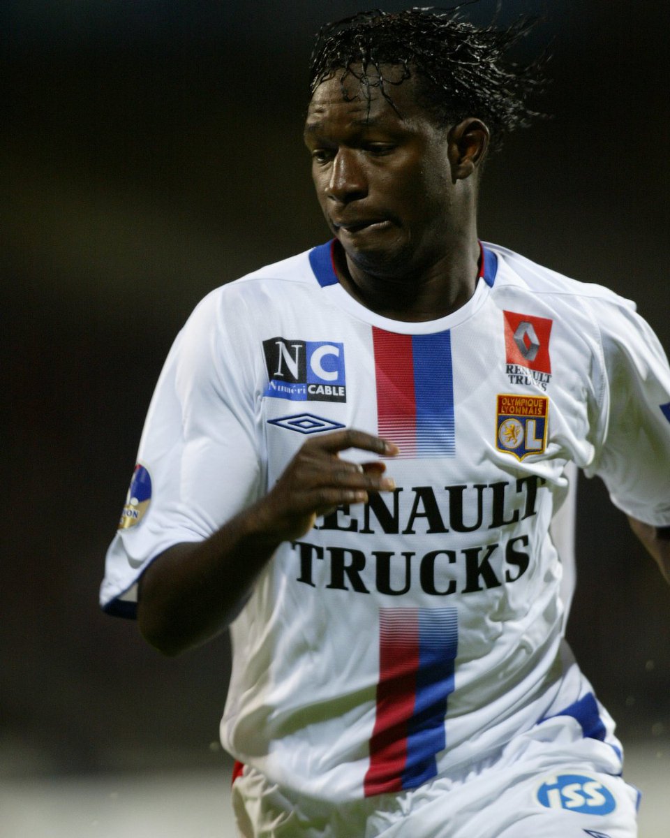 OL's tweet image. 🎂 Joyeux anniversaire à Mahamadou Diarra qui fête ses 41 ans aujourd&apos;hui 🥳