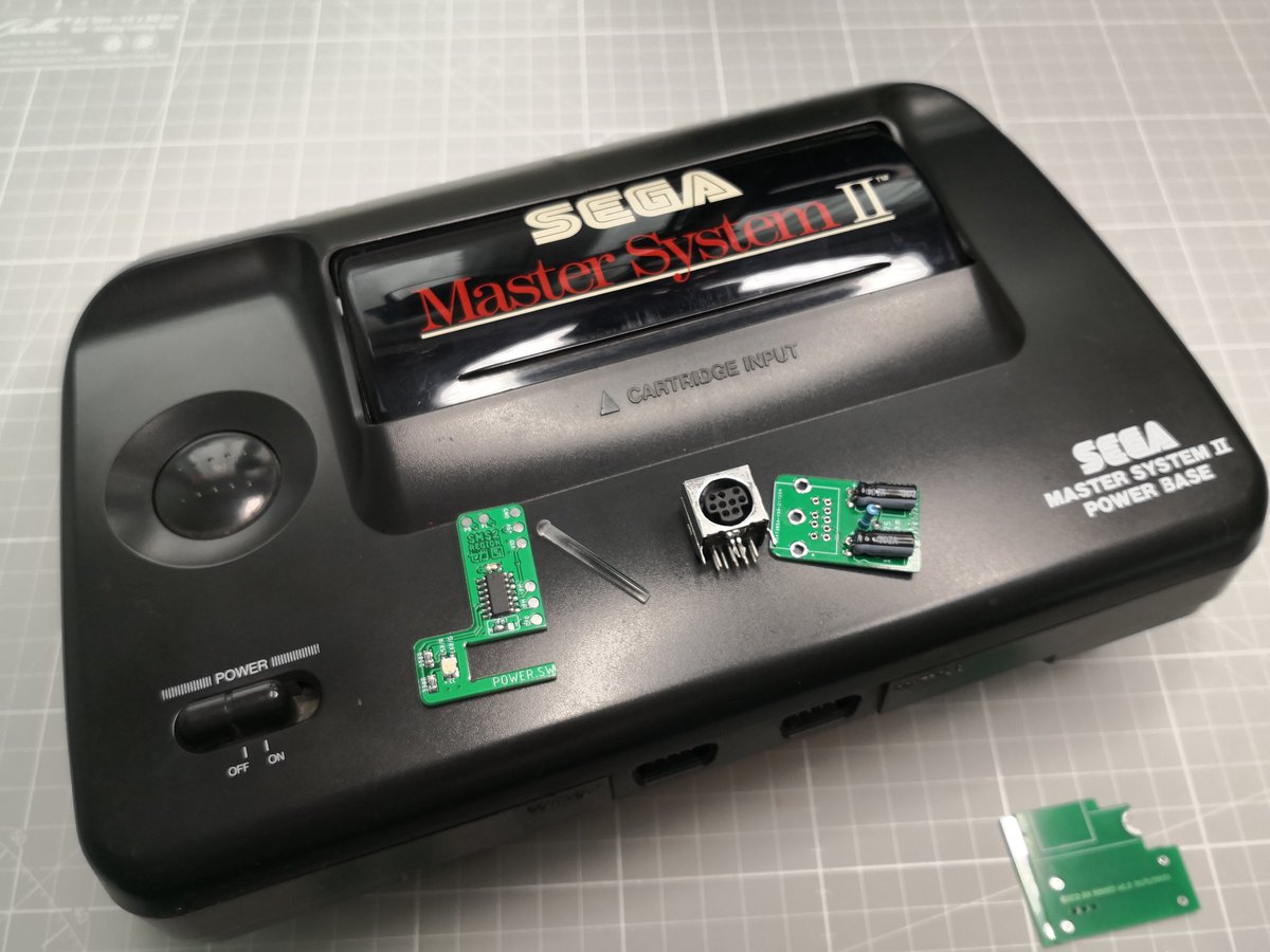 KabukiFlux's tweet image. Hoy tendremos una #sega #SMS2 #segamastersystem2 PAL para RGB y 50/60Hz en directo a las 19:00 (18:00 en Canarias) en Twitch.tv/kabukiflux