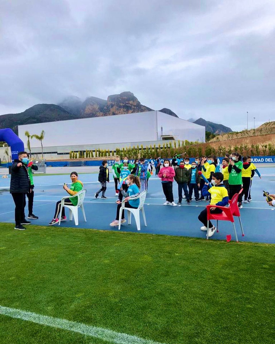 LaNuciaES's tweet photo. 😃😃Nuestros escolares también están practicando lanzamiento de jabalina, peso y boccia en la “I Jornada Deportiva Escolar” de @lanuciadeporte‼️
🔝🔝Sumándonos al #DiaDelEsport de la @comunitatesport!
#DíaMundialdelaActividadFísica!
#LaNuciaCiudadDelDeporte
#ElDeporteViveAquí https://t.co/7JHnfzQsJI