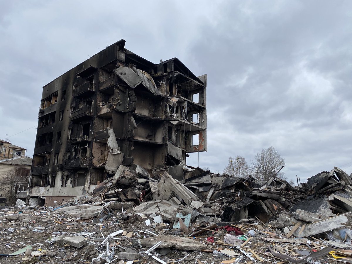 ALuenser's tweet photo. #Ukraine massive Zerstörungen in #Borodjanka Bewohner unter Trümmern begraben #spiegeltv https://t.co/gCcixC71N6