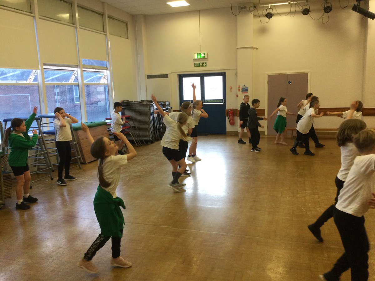 We had some great fun today, learning some dance moves with Drama Queens