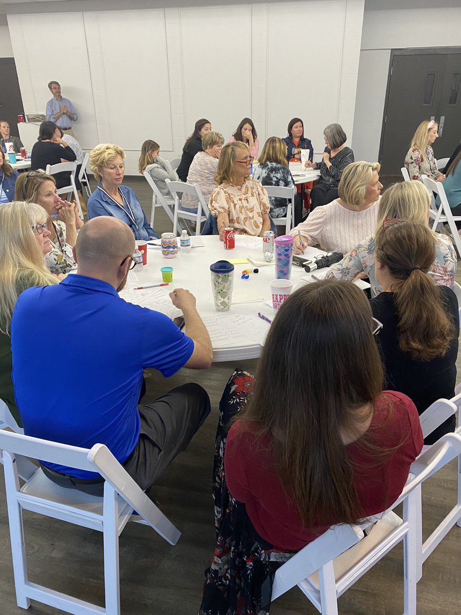 JavonneS's tweet photo. When teachers learn, our students benefit! Excited to be in the presence of the @FableLearn team. Super excited to zoom with Peter Reynolds! #LiteratureLive #WhyBrookstone #BrookstoneIS #BrookstoneLS @BrkstoneCougars https://t.co/bt29O65pZQ