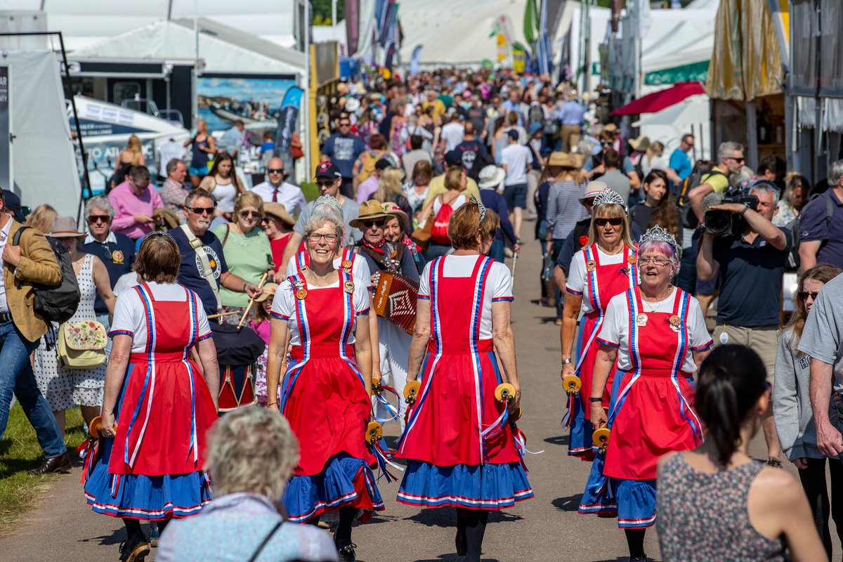 DevonCountyShow's tweet photo. Have you SAVED THE DATE? The world has gone mad for diaries, planners, social calendars, need we go on?! - BUT - has Devon County Show made it into your diary yet? You won't want to miss it with so much going on!
๐ Thursday 30th June โ Saturday 2nd July
#creamofdevon #dcs2022 https://t.co/NRmH0P53Q6