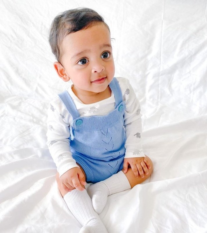 Mohamed_rol's tweet photo. ~Mohamed
~11 meses 
~Bebe no deseado por sus padres
~Originario de Marruecos, pero vive en España en un orfanato
~Me encanta la musica, cantar y comer
~Soy muy trastillo https://t.co/e5T00JVKC5
