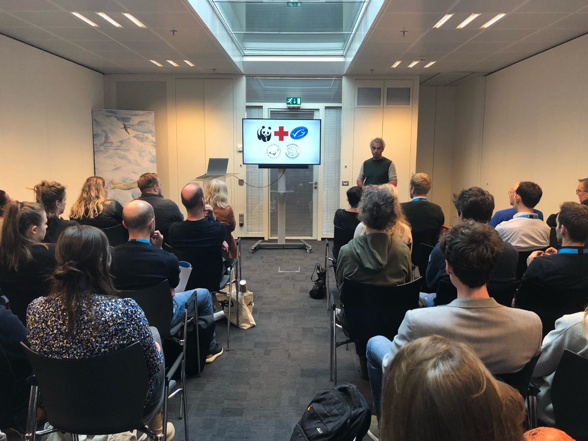 <a href="/FlorianDirkse/">Florian Dirkse</a> vertelt over zijn droom: de Oceaan Cleanup. Met dank aan <a href="/ThiemeMeulenhof/">ThiemeMeulenhoff</a> #knagdag