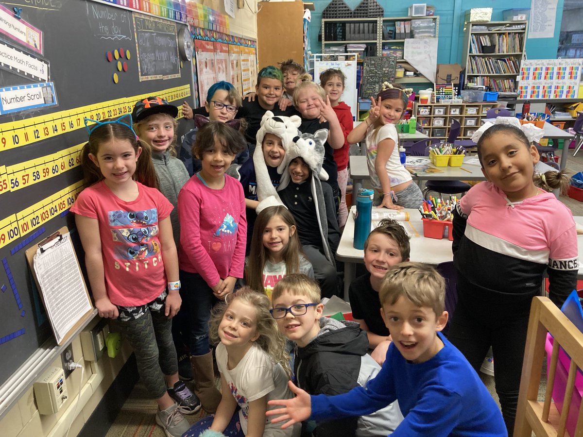 AngelaVanhulle's tweet photo. 1st graders like Wacky Wednesday… but who doesn’t like to be wacky very now and then?! #itsworthit ⁦@BrooksideBcats1⁩ ⁦@wcsdistrict⁩ https://t.co/Ulci4dZL7J