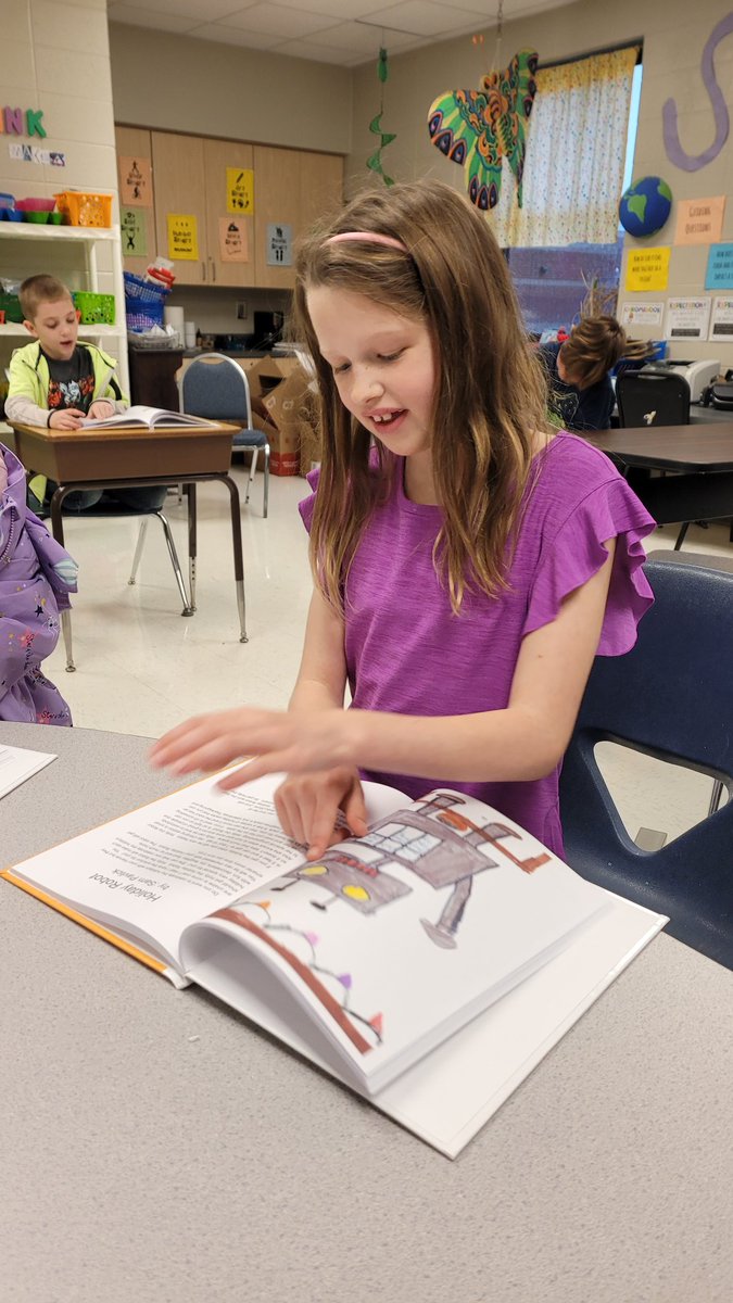 mfoster1704's tweet photo. Book release day is so exciting! The Amazing World of Robots is a fabulous book written by my super gt students. Included in the book are informative stories and narrative stories of unique robots. Creativity and imagination= entertaining  book @CVESwarriors @alabamagifted https://t.co/2sVm13ekko
