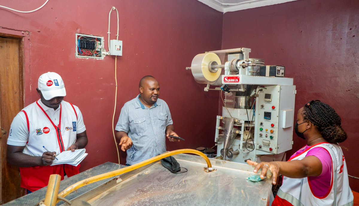 Afcfta4smes's tweet photo. The management of UGA Snack Limited expressed their gratitude to @fsme_uganda for raising awareness about #AfCFTA potential, which will aid Ugandan enterprises in their integration into continental markets. #OneAfricanMarket https://t.co/szFHjXX3dj