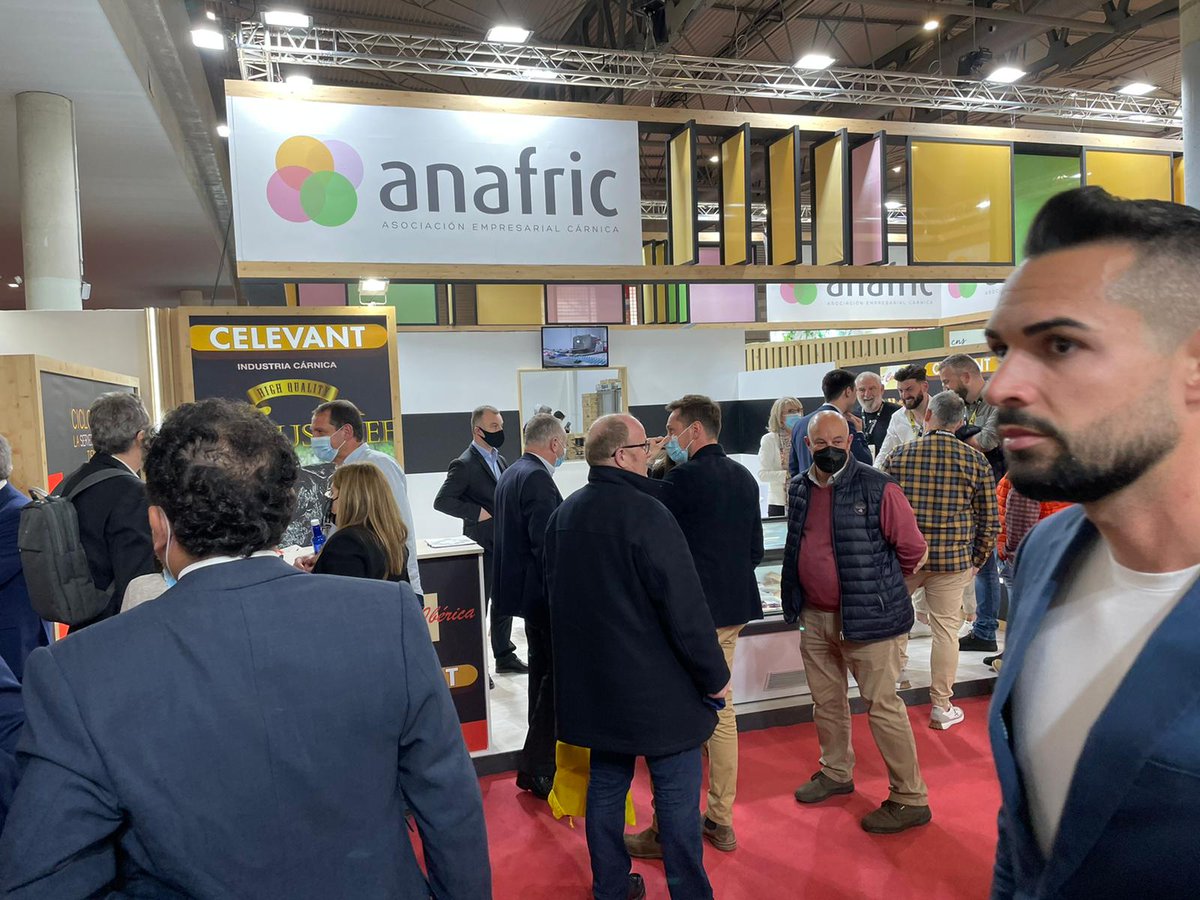Anafric's tweet photo. Continuamos recibiendo visitas en @AlimentariaBCN en nuestra estand compartido con:
@Aetrin_Esp
#COVIHER
#CARNICASSIERRASUR
#celevant
#EcológicadelsPirineus
#EscorxadorReixach
@fribin_binefar
@GrupoVergara
@Murgaca
#PCQ
@SucarnOficial
@Anafric
https://t.co/CWFPijjsS4 https://t.co/pFySyLk0tb