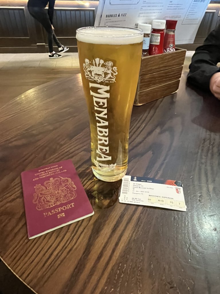 JohnGraham95's tweet image. Glasgow &amp;gt; dublin &amp;gt; Porto , we’re on our way ✈️ 🍻 🇬🇧 @JackSinclairrr