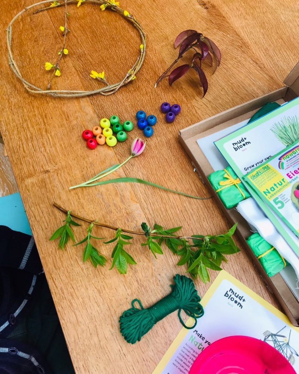 MudandBloom's tweet photo. Make a natural dream catcher 🌿🌈

This is another of the activities in our April box. You can make it using willow or dogwood sticks decorated with leaves, flowers and feathers. 

📷 @ magpieandmeclothing on Instagram 
#naturecrafts #outdooorlearning #crafts #eyfs #mudandbloom https://t.co/FdlaHDeAiB