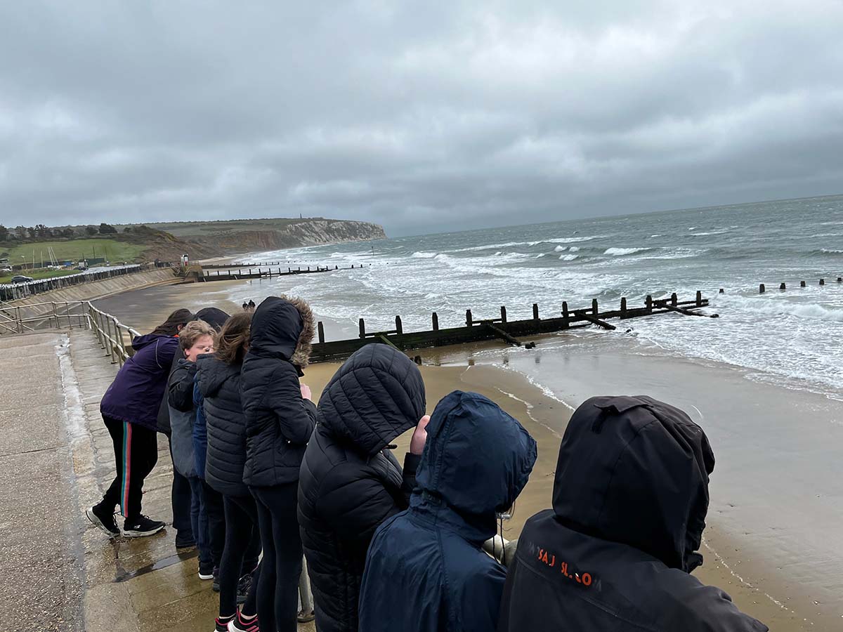 CarisbrookeColl's tweet photo. We made it to the beach! Yaverland - we love our Island ♥️ Lots of photos have been taken here. 

@IndependentArts @UNESCOUK 

#alwaysabeachday #biosphere #unescouk #britishweather #windandrain
#IWCreativeBiosphere #IWCulture #LetsCreateIW https://t.co/lkmPkFfXDJ
