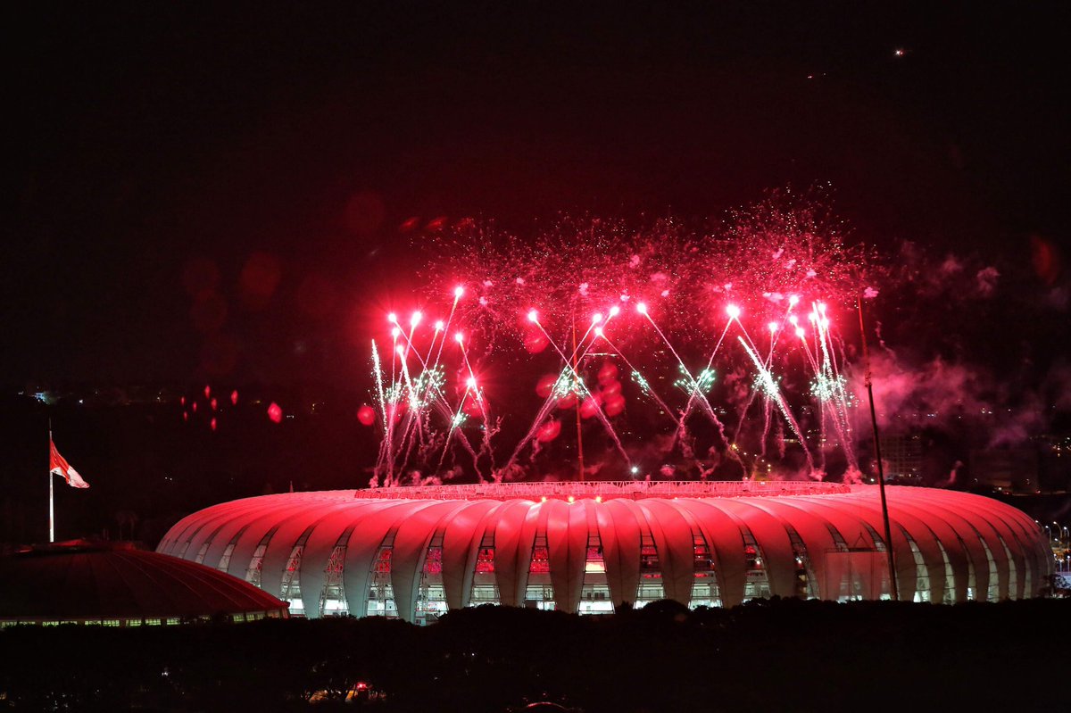 roberto_melo's tweet photo. Com tua força, dominamos o Rio Grande. 
Com teu rugido, ganhamos o Brasil.
Com teu poder, conquistamos a América. 
Com teu aconchego, nossos filhos e netos crescerem.
És nossa casa, nosso lar e nosso templo.
És Gigante em nossos corações.
Parabéns, Beira- Rio! https://t.co/leI53TFS5u