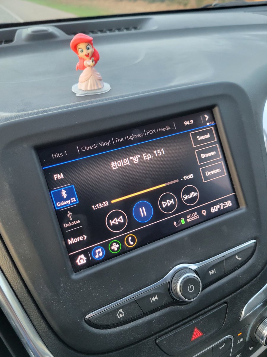 texbug89's tweet photo. Listening to Chan's Room and almost died of pure happiness when he played Under The Sea 😍 The Little Mermaid is my fav 🤗 
#PartOfYourWorld #Dinglehopper @Stray_Kids https://t.co/Ycj3PauAWw