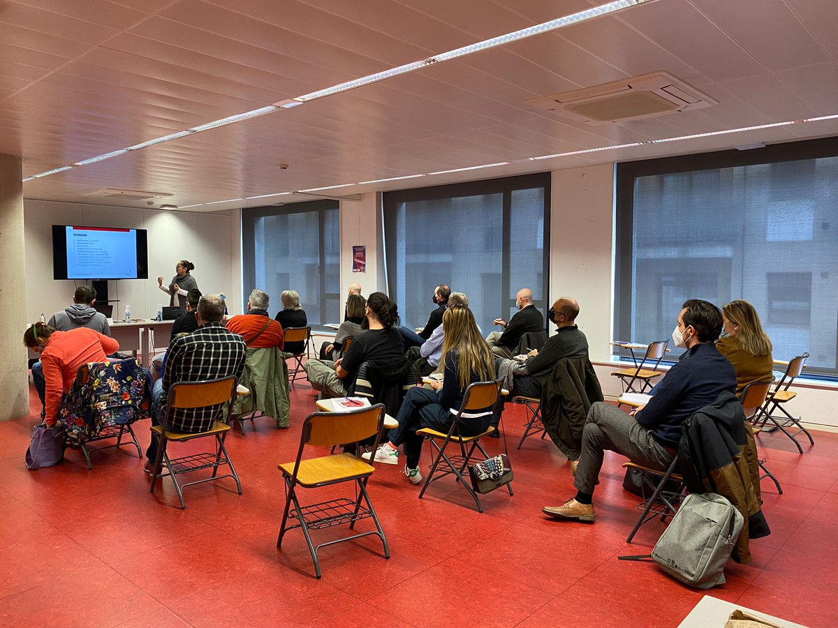 ugtficabcn's tweet photo. Gran asistencia a la jornada sobre el Teletrabajo impartida por el equipo de UGT FICA del Barcelones https://t.co/nnt8wHhOMI