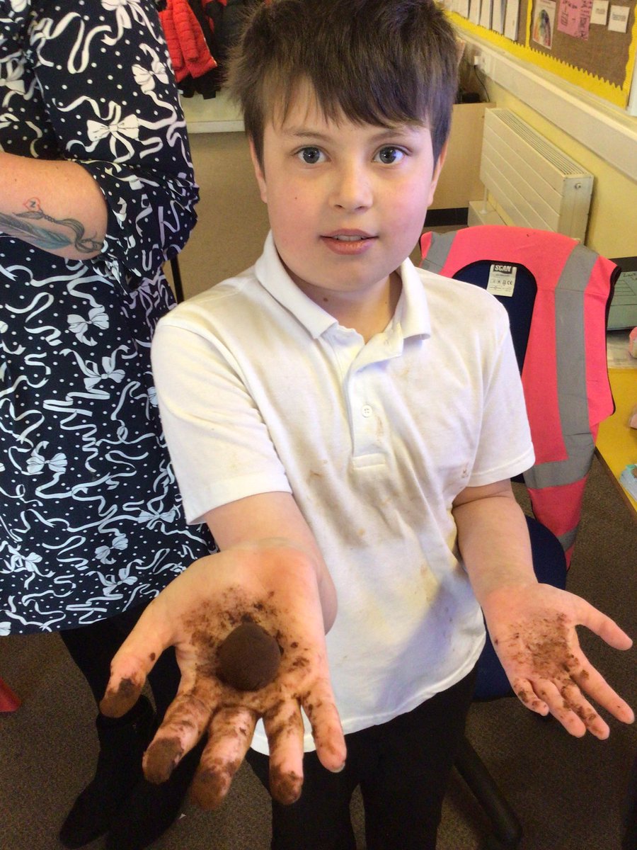 SPS_Year_4's tweet photo. SPS Year 4 #highexcitement
To complete their DT learning this term, Year 4 made some delicious truffles to add to their beautifully designed boxes. They look amazing! https://t.co/KlB6H1ysiT