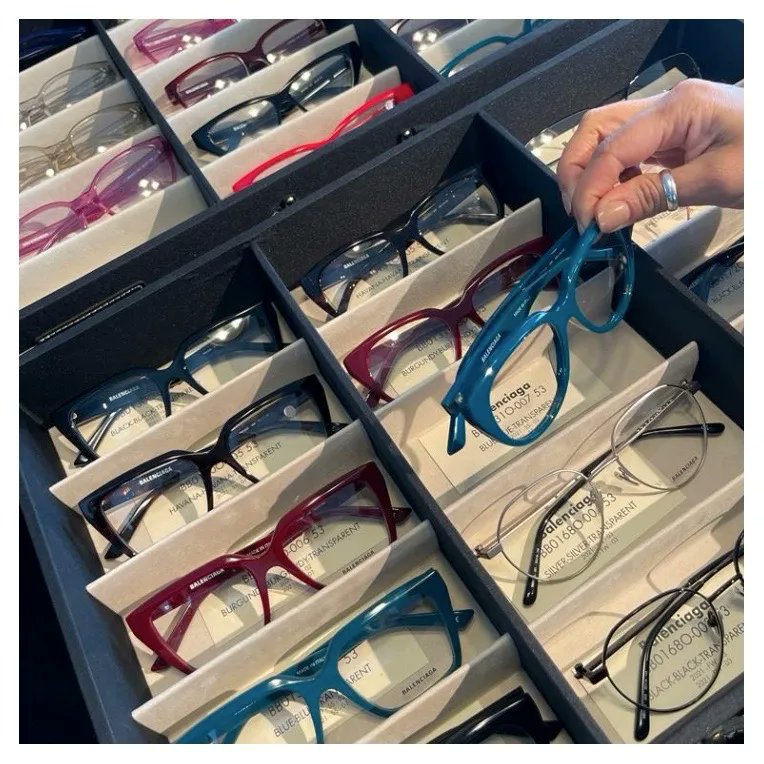 QualityOptical's tweet photo. Do you like @balenciaga ?
.
.
.
.
.
#toronto #optic #glasses #optician #optical #shoplocal #supportlocal #danforth #upperbeaches #fashion #style #the6ix #eyecare #sunglasses #glasses #eyewear #frames #eyewearfashion #qualityoptical #eye @broadviewdanforthbia https://t.co/nTUFTRccW3