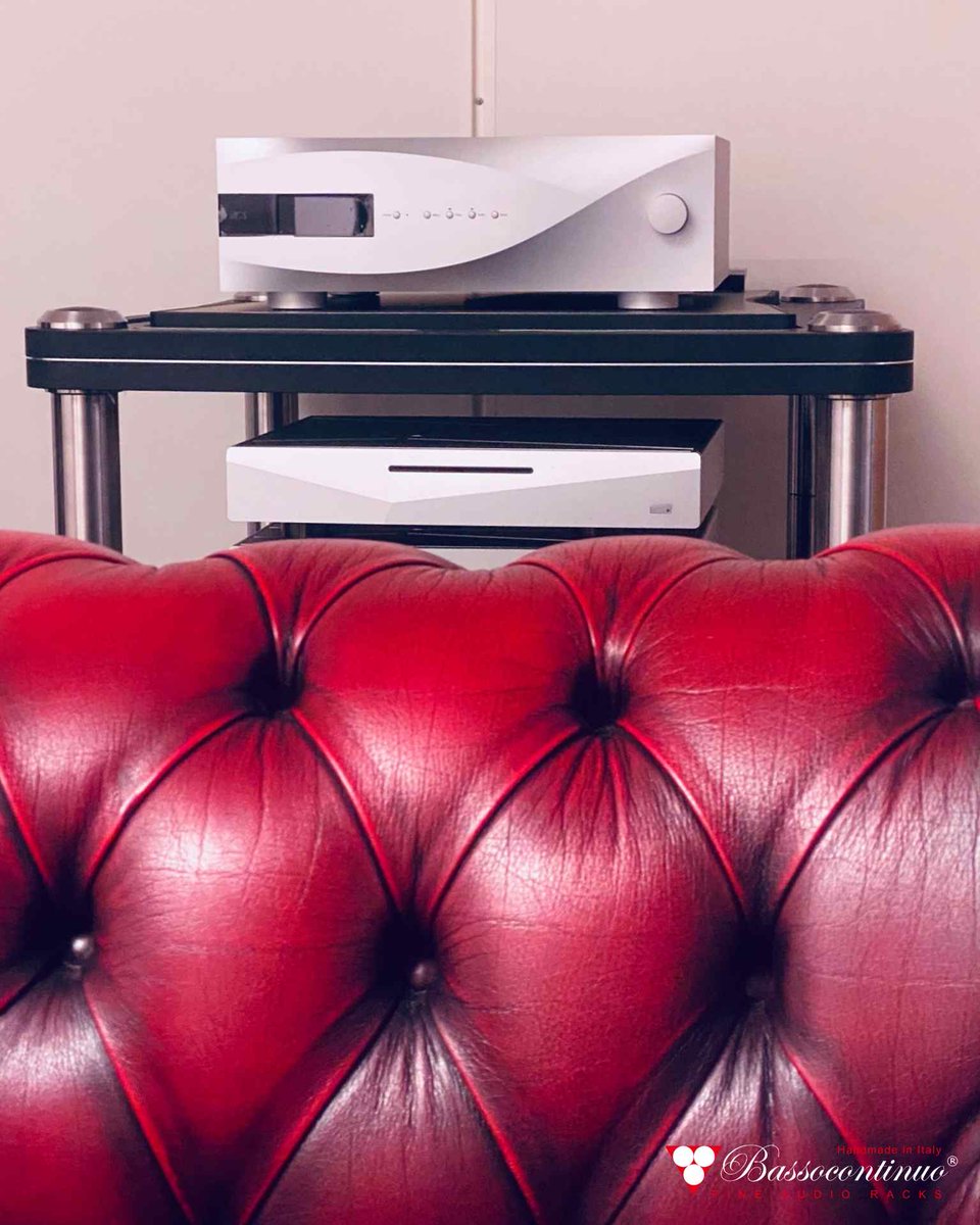 BassocontinuoAS's tweet photo. ULTIMATE LINE - dare to mix aesthetics with performance
__________________________
#bassocontinuo #wewillrackyou #madeinitaly #rack #ultimateline #golia #handmade #luxury #luxuryaudio #highfidelity #hifiporn #vinyl #turntable #recordplayer https://t.co/nqeDdb8v5v