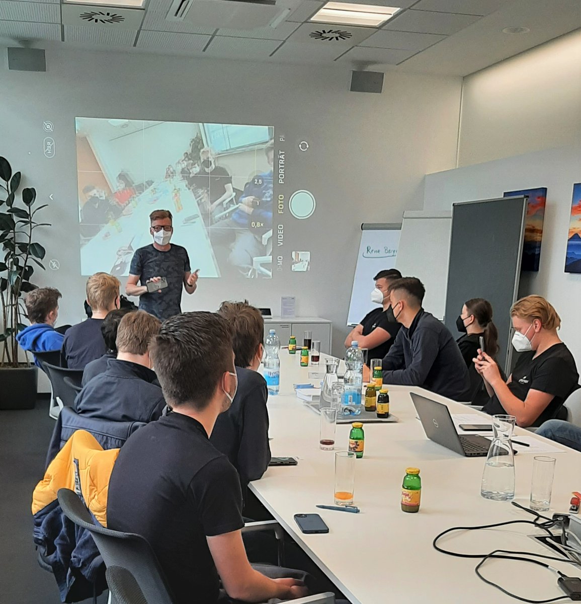 ceos4future's tweet photo. 2. Lehrlings-Fotoworkshop von #22butterfly x @ceos4future - diesmal von Greiner Packaging International GmbH #circulareconomy
Infos 👉https://t.co/f8lhygfhyO
https://t.co/qpt1GAHYV6
#futurebfly #CEOsFORFUTURE #GemeinsaminsTunkommen #shapeyourownstory #greinerpackaging #gpi https://t.co/GDW83oYDiR