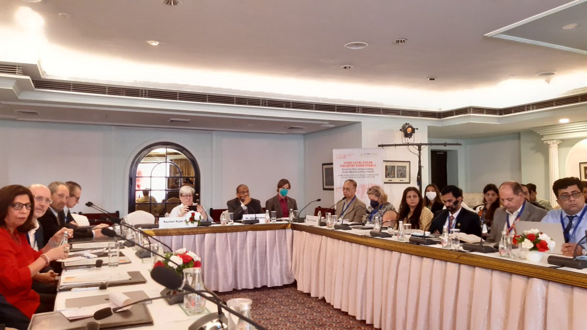 pmalbranche's tweet image. @CEMSecretariat &amp;amp; @isolaralliance jointly organised a high-level solar industry roundtable on &quot;Solar for net-zero: expanding solar manufacturing globally&quot;. Working together to ensure diversification of the #solarsupplychain, on every continent. 
#SolarIsOurSolution #PVEverywhere