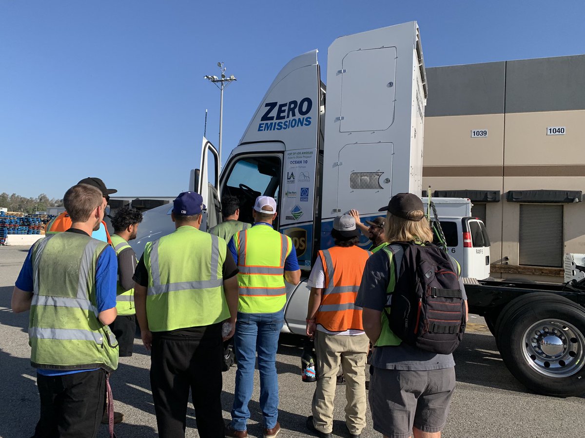Educating our employees on feeder blind spots! Always important to understand our surroundings and use that knowledge to keep ourselves safe!