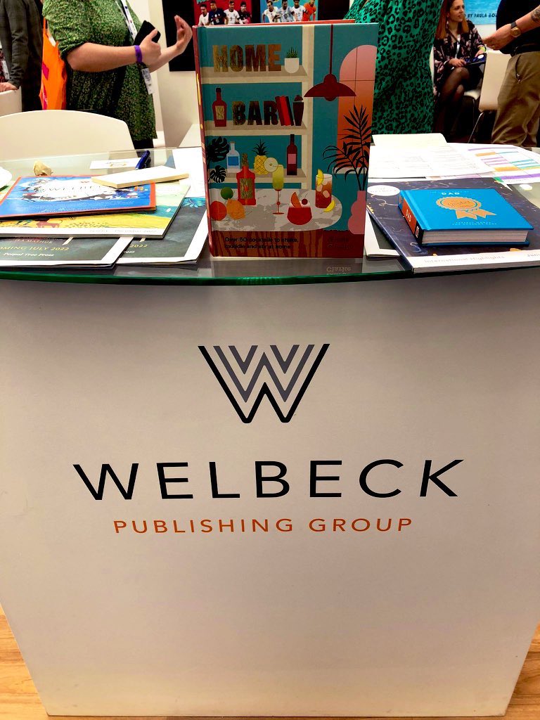 TVsAndyClarke's tweet photo. Great to see that my first book ‘Home Bar’ is in situ at @LondonBookFair at Olympia today! Come to the @welbeckpublish stand 6E27 to peruse! Bring on the cocktails. Cheers!

#siphappy #cocktails #homebarbook 

Publishing 26th May: https://t.co/Np9GSK8eR7 https://t.co/O662YbPVkH