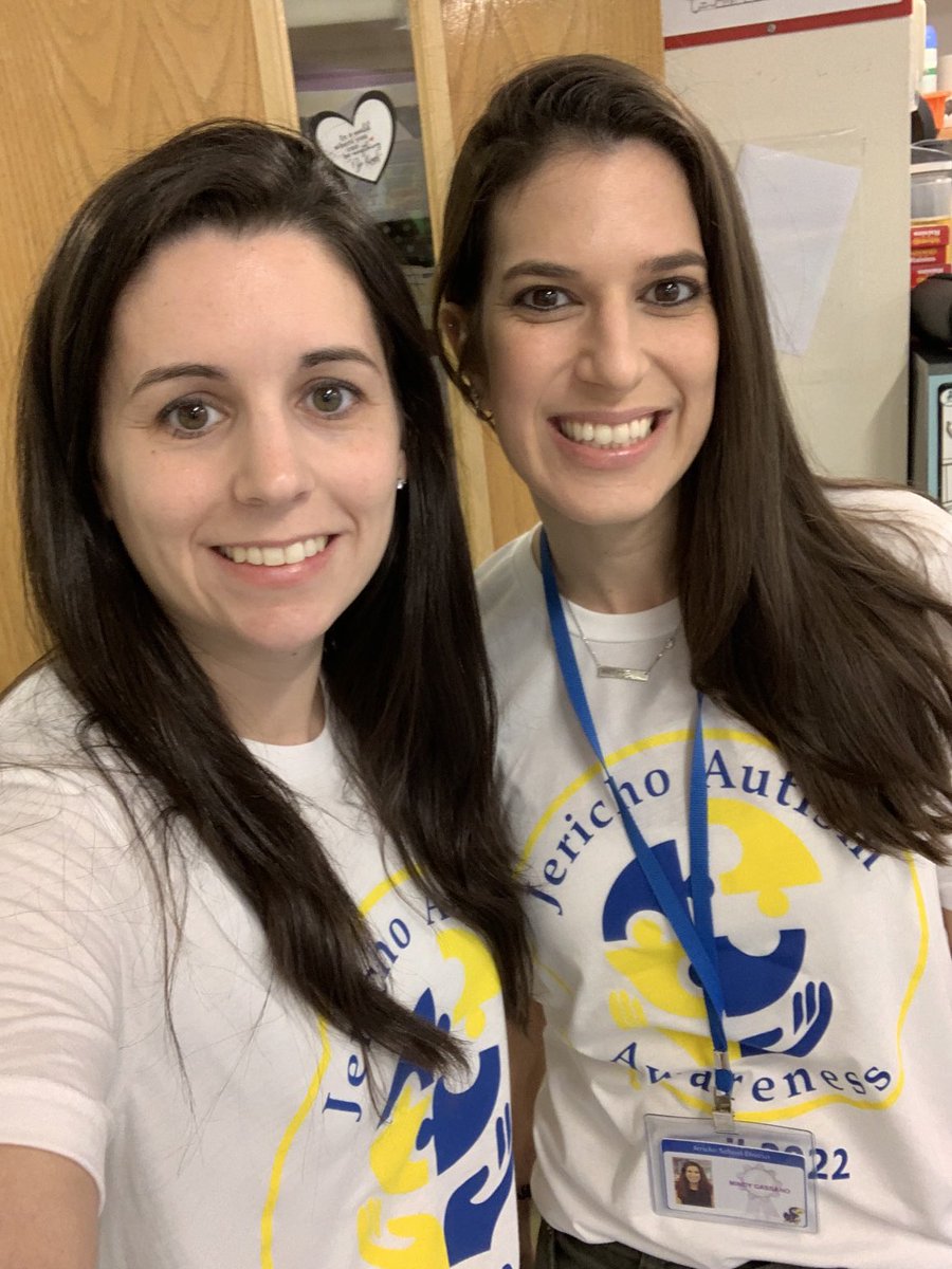 Jericho is supporting World Autism Month!! ⁦<a href="/CongerKim/">Kim Conger</a>⁩ ⁦@JerichoUFSD⁩ ⁦<a href="/CantiaguePTA/">Cantiague PTA</a>⁩ ⁦<a href="/CantiagueES/">Cantiague Elementary</a>⁩ ⁦<a href="/PTAJackson/">George A Jackson PTA</a>⁩ ⁦<a href="/A_RiveraNY/">Dr. Alejandro Rivera</a>⁩