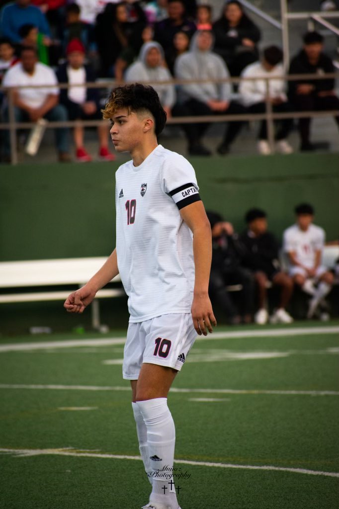District 5-5A Awards 🏆
Coyotes had a lot of guys recognized!

📸 Joel Munoz/Carlos Juarez

District MVP:
Armando Saldana- Midfielder 

District Stats:
🥅 10 Goals
🅰️ 15 Assists