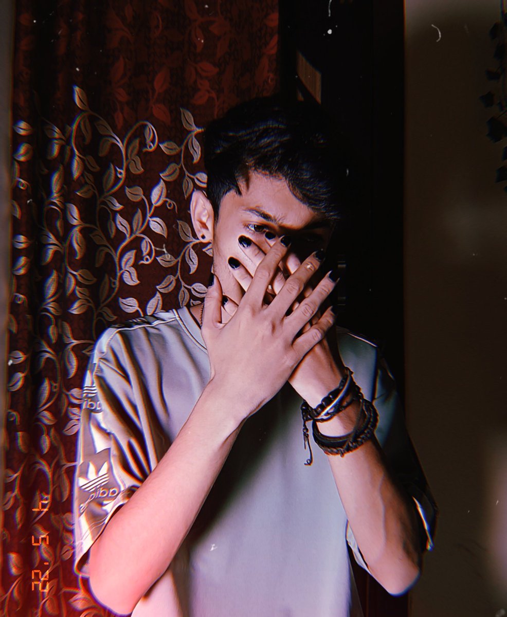 naamkritam's tweet photo. DARKNESS REVOLVES AROUND ME 🖤 https://t.co/8VosmMiAFs