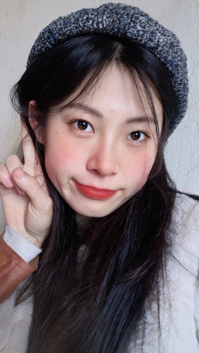 LLsy17's tweet photo. #甜妹  冬天照片还没发完就要到夏天了 https://t.co/znldM37WHp