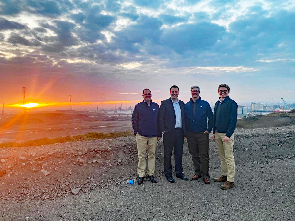 RavenFuel's tweet photo. The Raven SR team is grateful to Mayor @BenHouchen for the enjoyable visit to Teesside.
#hydrogen #hydrogennow #wastetofuel #wastetoenergy #netzeroteesside https://t.co/iA5IIowe6N