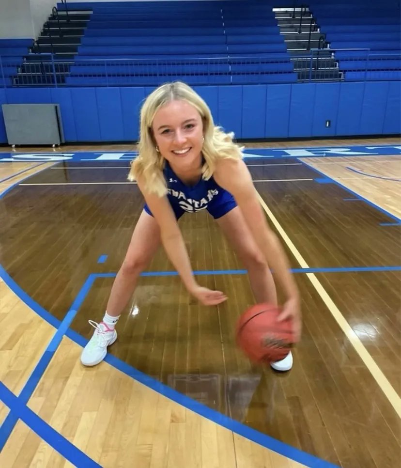UD_WBB's tweet photo. Head on over to Instagram to hang out with Freshman Maddie Monge as she takes us through a day in the life of a D3 college basketball player! Just search @ud_wbb

#D3Week #WhyD3 @UDubuqueSports @NCAADIII https://t.co/xP1DcbMmf2