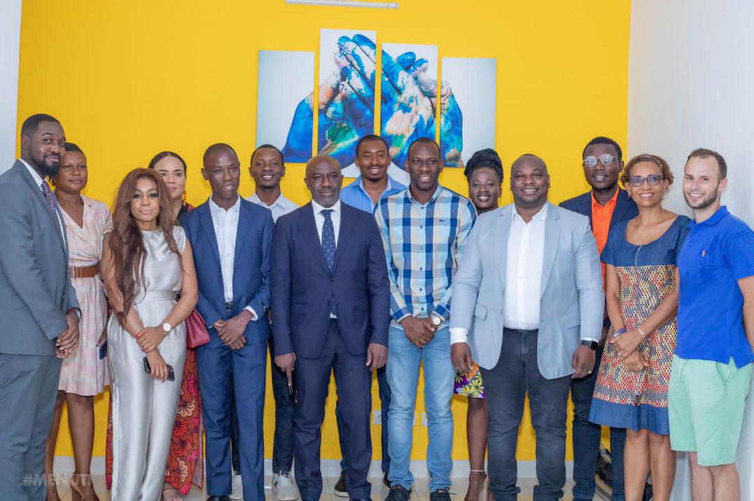 MTNIT_CI's tweet photo. 📍@AdomRogerFelix1 visite les Startups @LifiLed Côte d’Ivoire et Skan Technologies après le lancement de l'initiative « Startup4Gouv » afin de s'imprégner de leurs conditions de travail et de développement
#Innovation
#Startup4Gouv
#MENUTI https://t.co/zqZkZ1eP3h